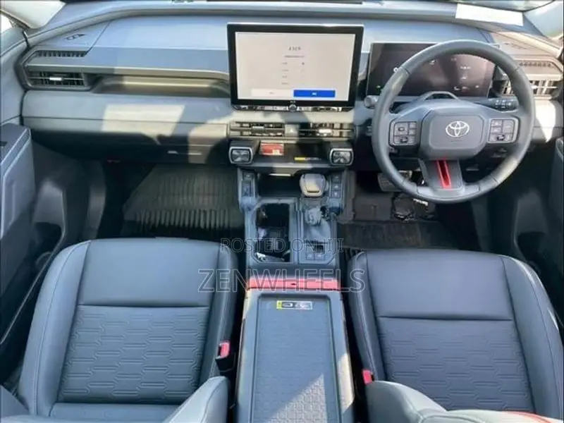Toyota RAV4 ADVENTURE 2026