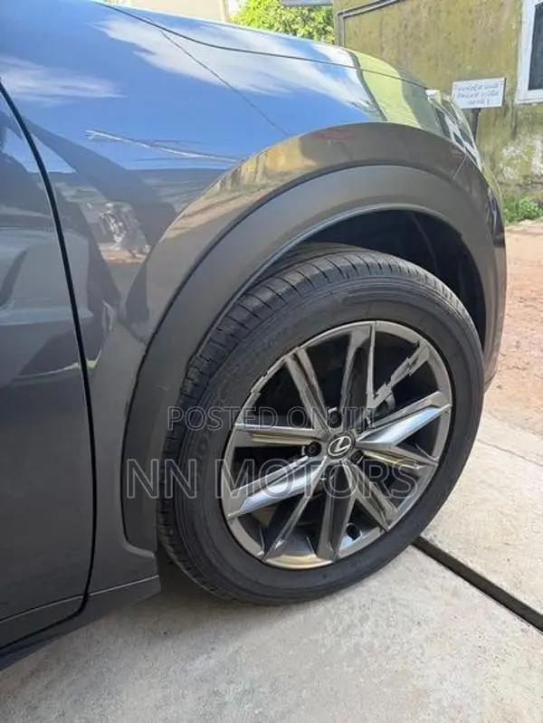 Lexus LBX Elegant 2 2024