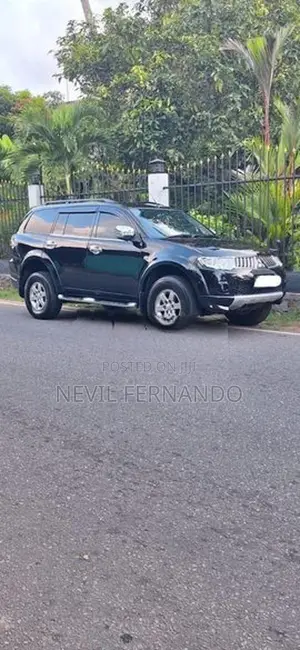 Mitsubishi Pajero 2012