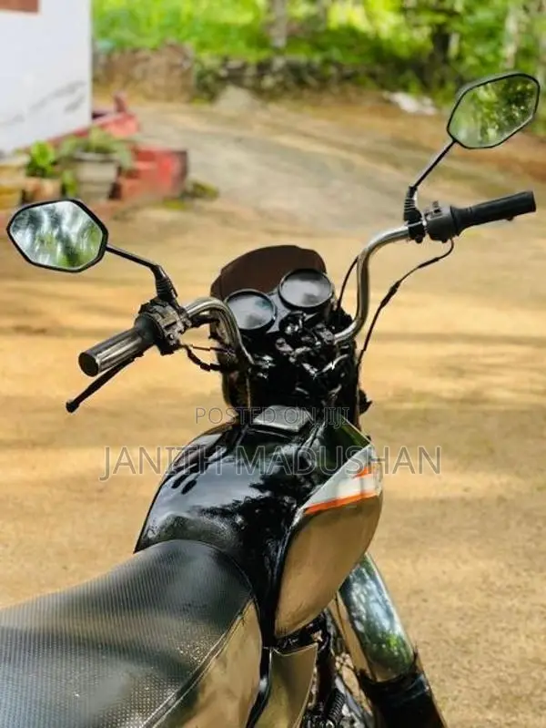 Bajaj Boxer 2003