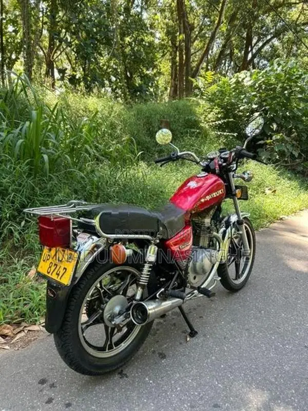 Suzuki GN 125 2012