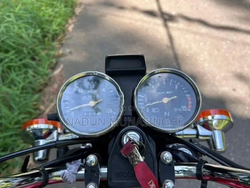 Suzuki GN 125 2012