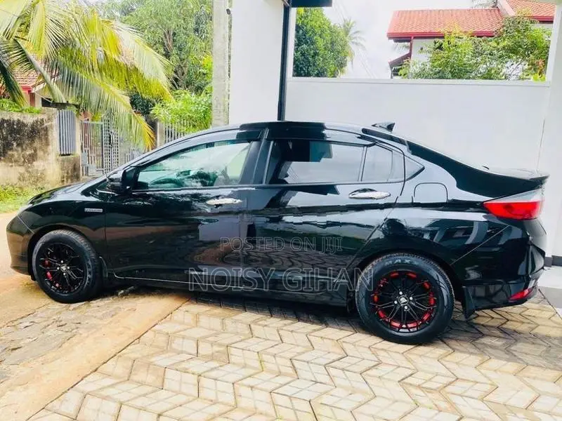 Honda Grace 2015