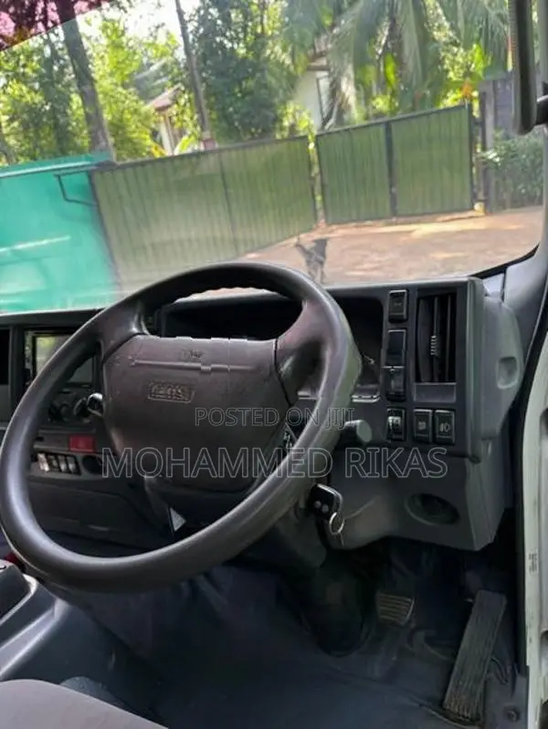 Isuzu 350 14.5 Aluminum Body 2017