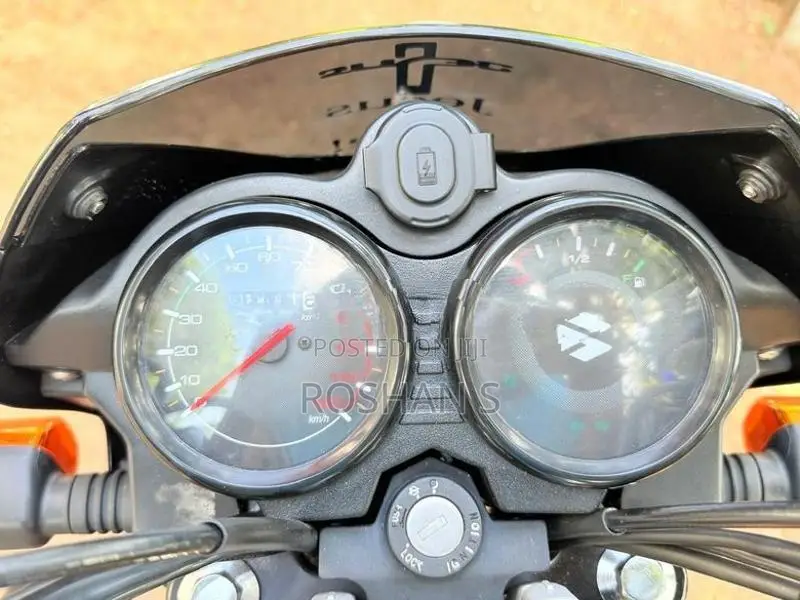 Bajaj CT100 2024