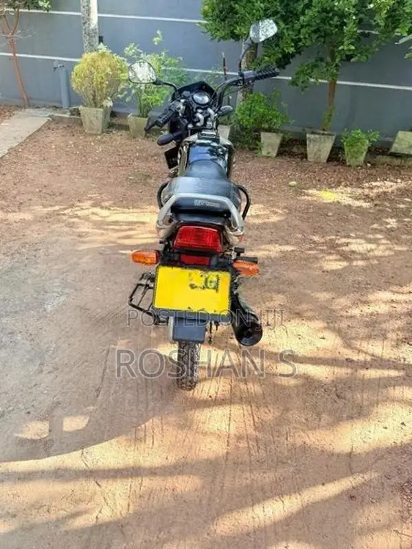 Bajaj CT100 2024