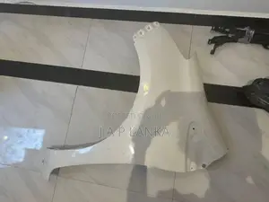 Toyota Vitz Fender