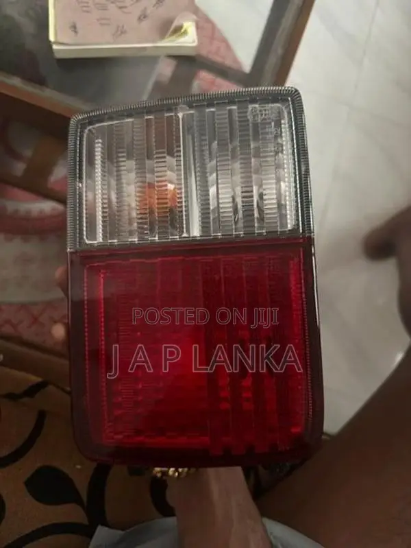 Suzuki DA17 Tail lights