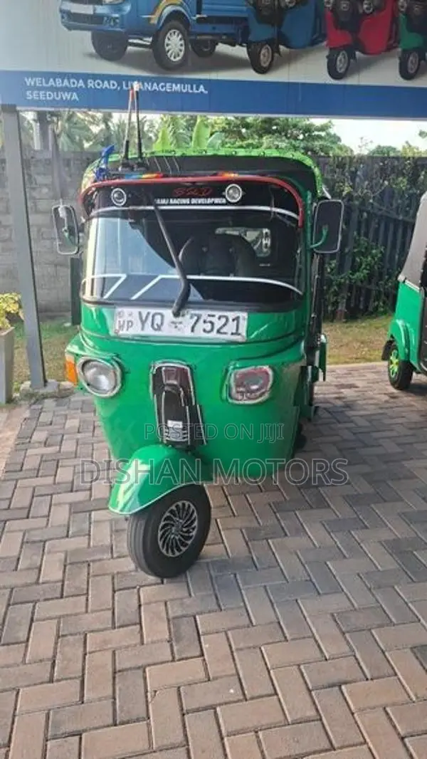 Bajaj RE 4Stroke 2011