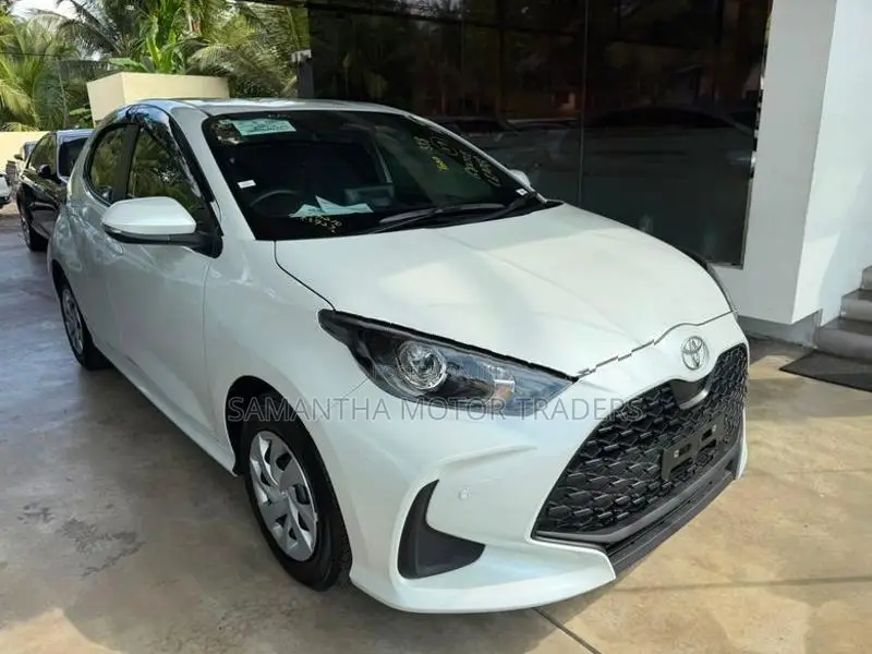 Toyota Yaris X Grade 2025