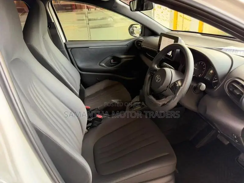 Toyota Yaris X Grade 2025