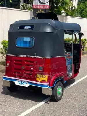Bajaj RE ABQ 2017