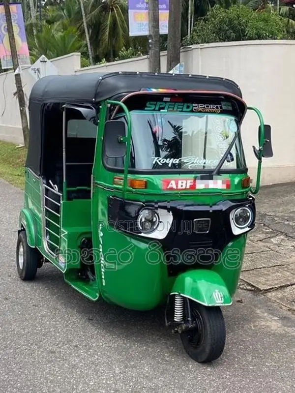 Bajaj RE 2015
