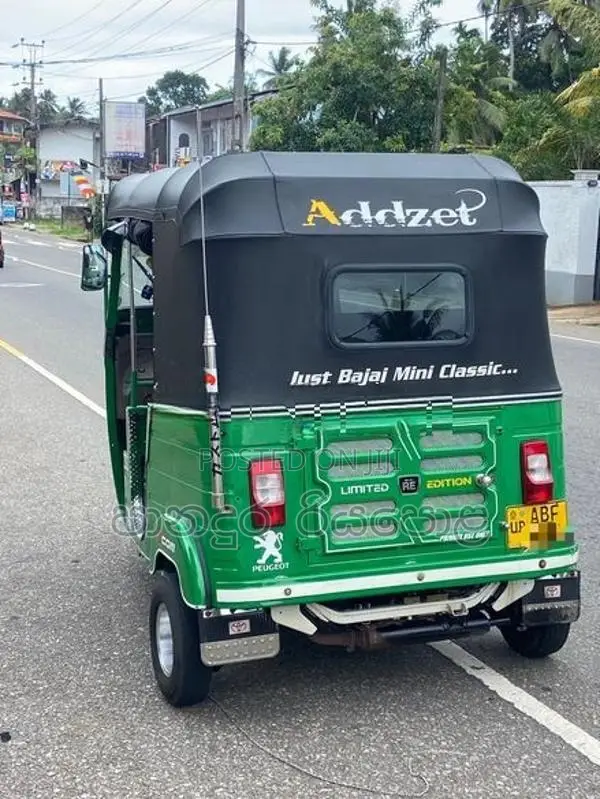Bajaj RE 2015