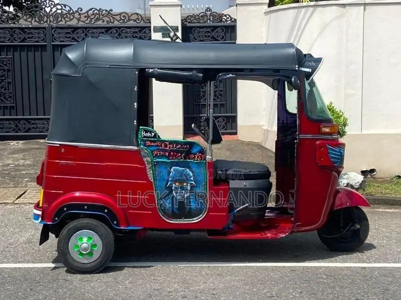 Bajaj RE ABQ 2017