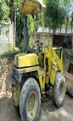 Komatsu WA40-3E Mini Wheel Loader 2010