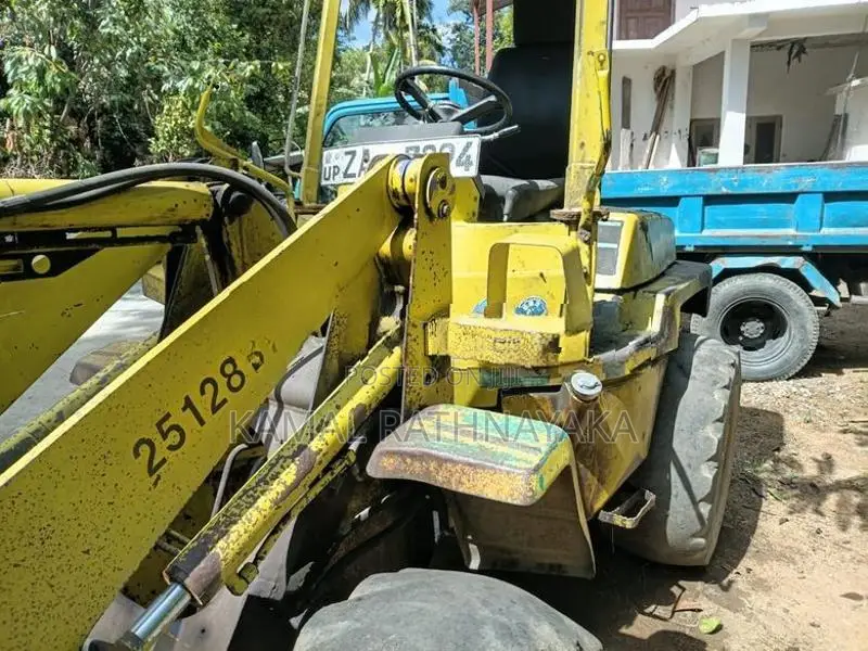 Komatsu WA40-3E Mini Wheel Loader 2010