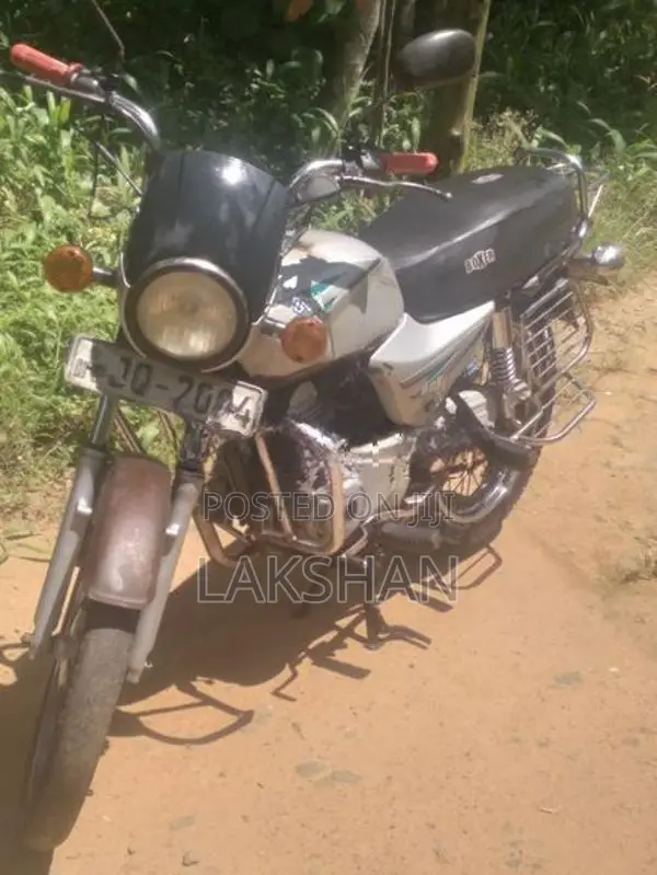 Bajaj Boxer 2005