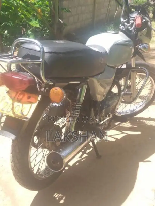 Bajaj Boxer 2005