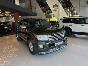 Toyota Land Cruiser Sahara V8 2011