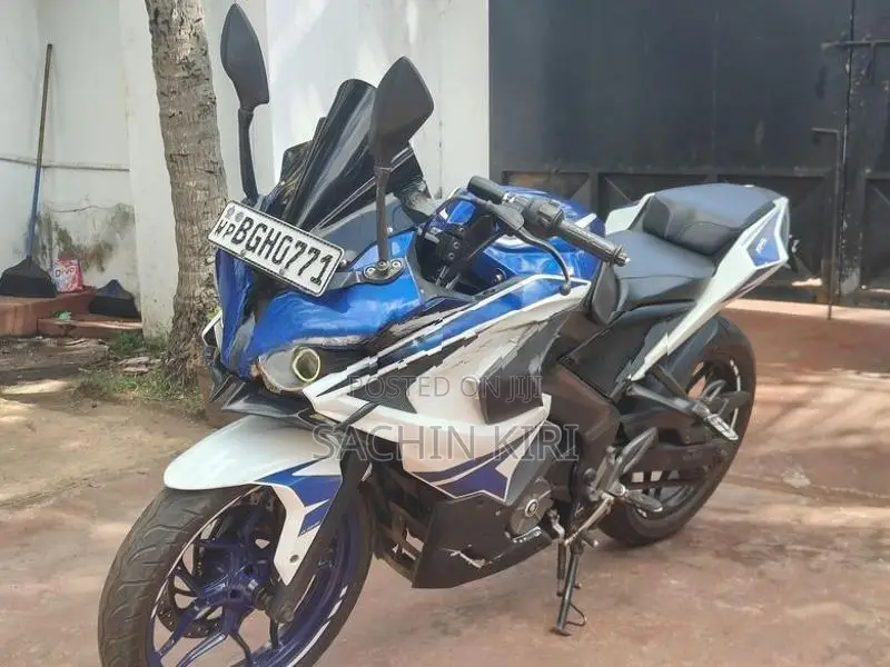 Bajaj Pulsar RS200 2018