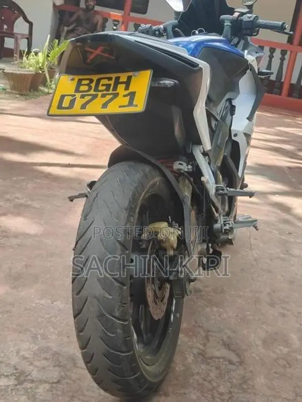 Bajaj Pulsar RS200 2018