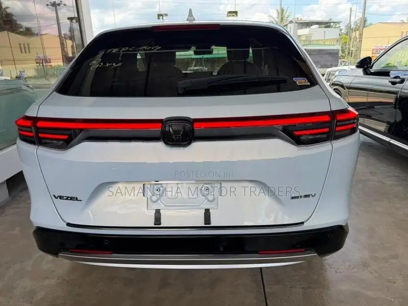 Honda Vezel Z Sunlight White 2025