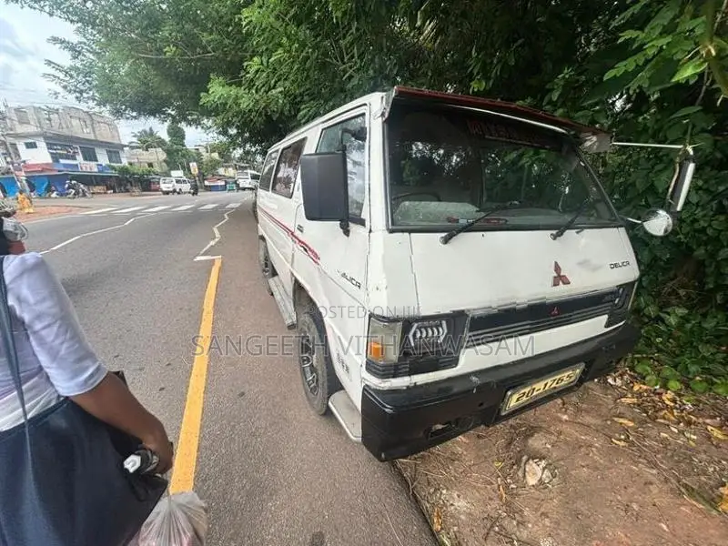 Mitsubishi L300 Mitusubishi 1983