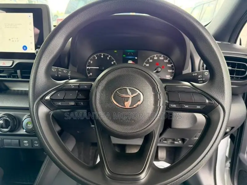 Toyota Yaris X Grade 2025