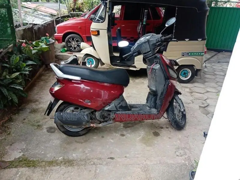 Mahindra Gusto 2017