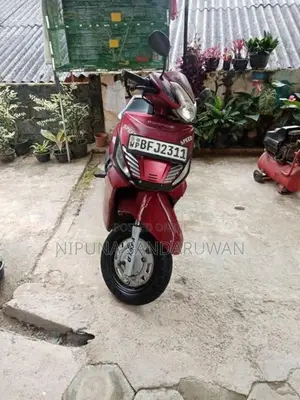 Mahindra Gusto 2017