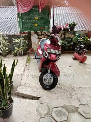 Mahindra Gusto 2017
