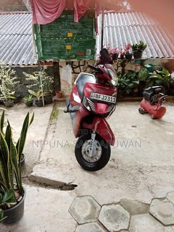 Mahindra Gusto 2017