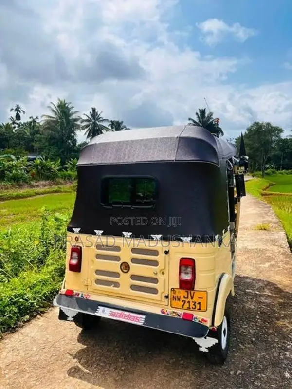 Bajaj RE 2004