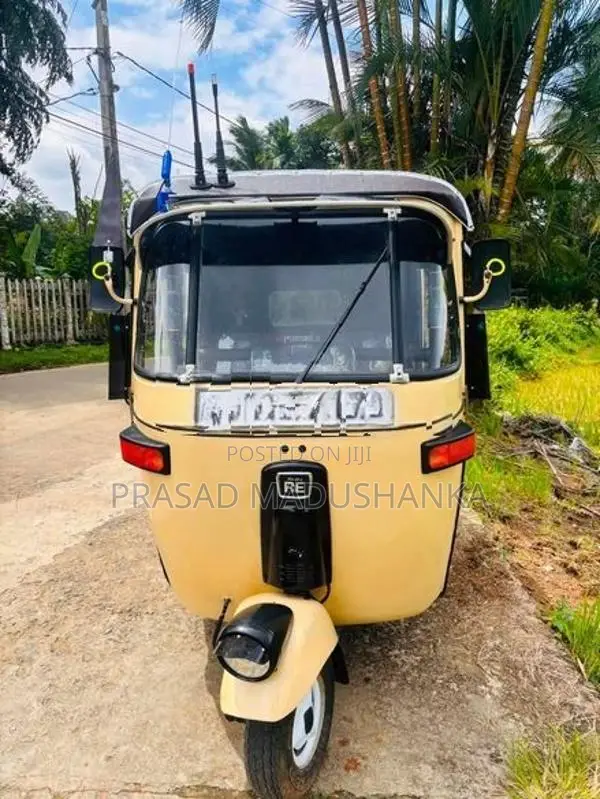 Bajaj RE 2004