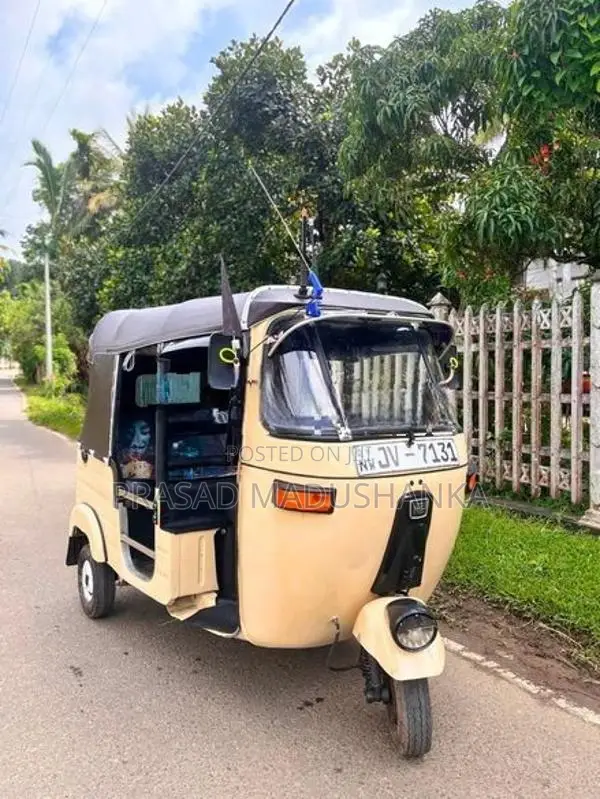 Bajaj RE 2004
