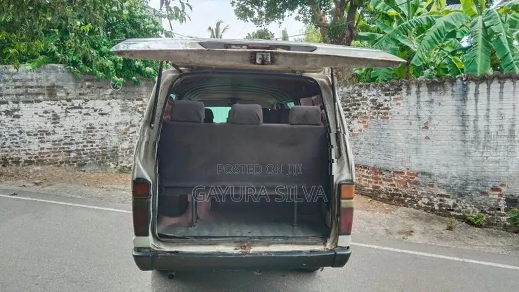 Toyota Hiace LH61V 1988