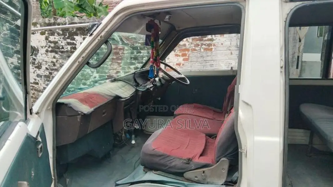 Toyota Hiace LH61V 1988