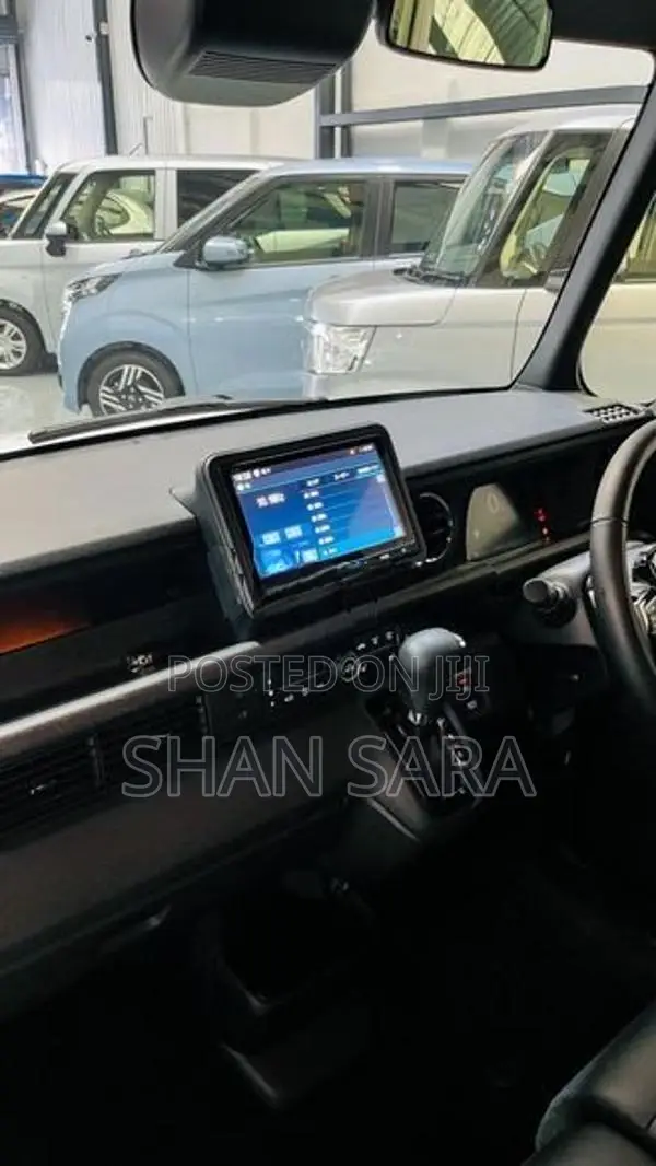 Honda N-Box custom 2024