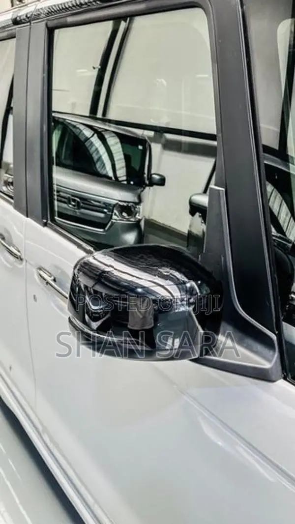 Honda N-Box custom 2024