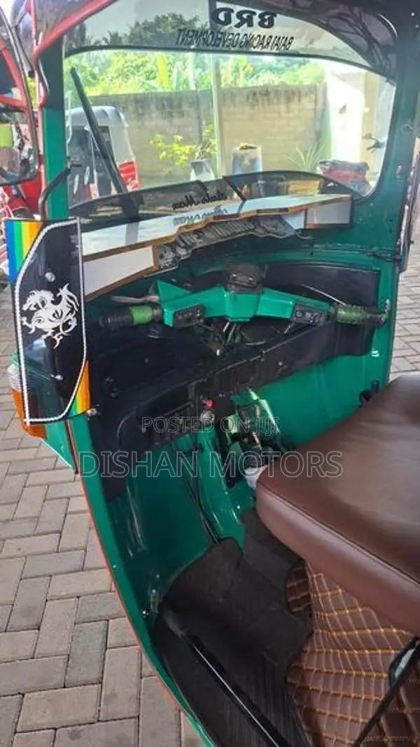 Bajaj RE 4 Strok 2010