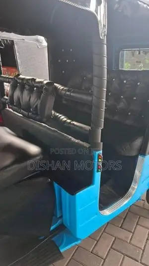 Bajaj RE 2 Strok 2005