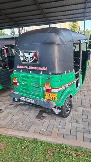 Bajaj RE 4 Strok 2011