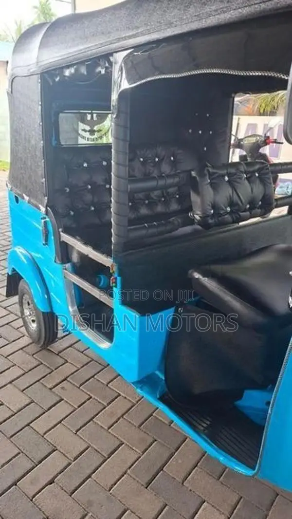 Bajaj RE 2 Strok 2005
