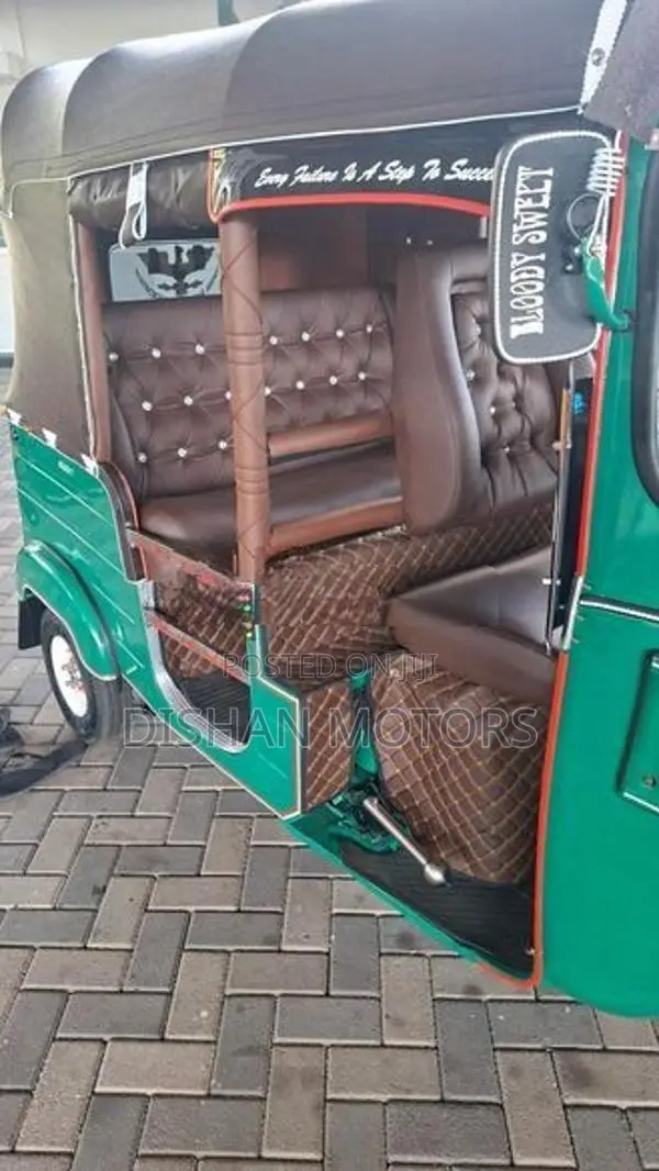 Bajaj RE 4 Strok 2010