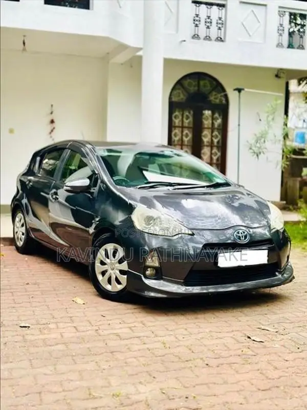 Toyota Aqua 2012