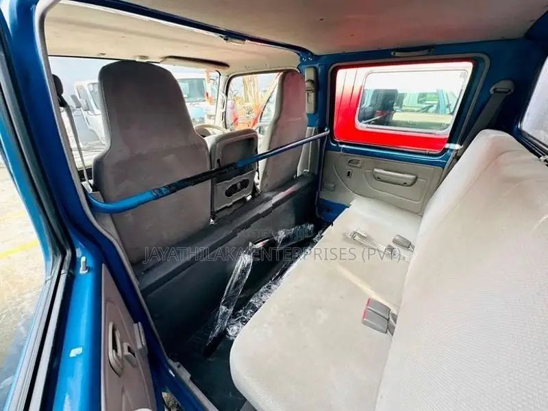 Toyota Dyna Crew Cab Cabin