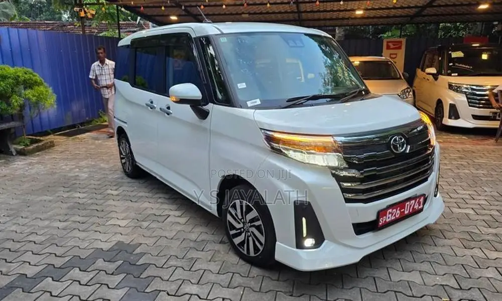 Toyota Roomy CUSTOM G 2024