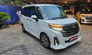Toyota Roomy CUSTOM G 2024