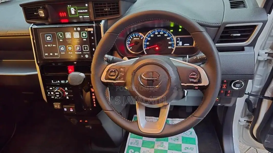 Toyota Roomy CUSTOM G 2024